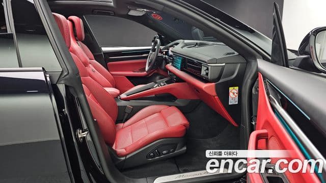 Porsche Macan EV 2025 — ფოტო 1/20