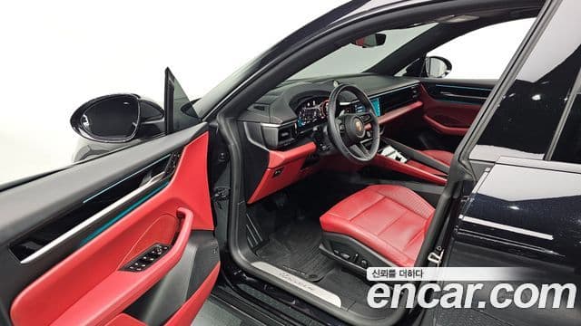 Porsche Macan EV 2025 — ფოტო 4/20