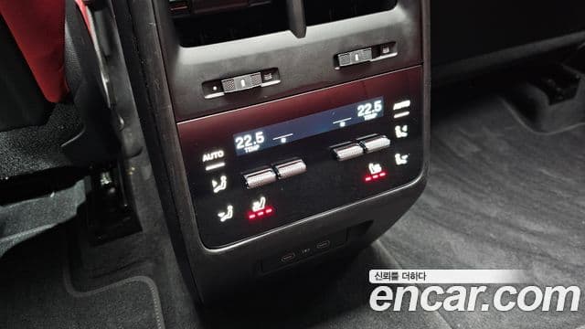 Porsche Macan EV 2025 — ფოტო 10/20