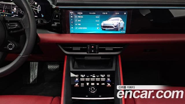 Porsche Macan EV 2025 — ფოტო 11/20