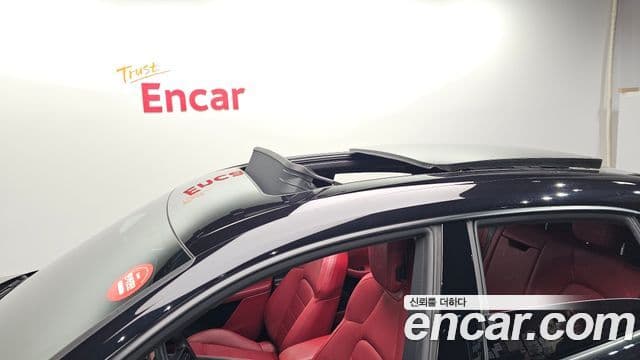 Porsche Macan EV 2025 — ფოტო 2/20