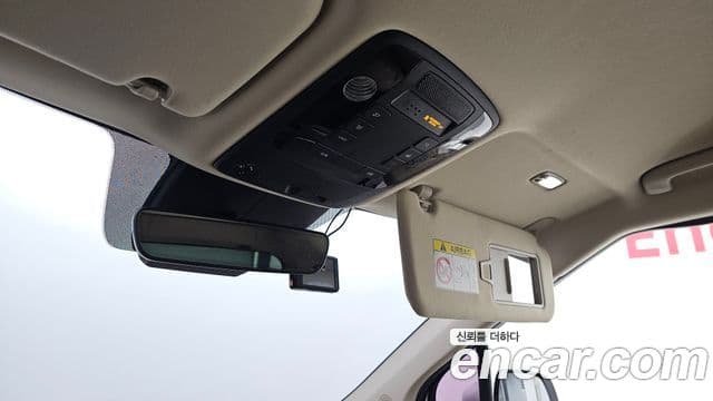 Kia Carnival 2021 — Фото 13/20