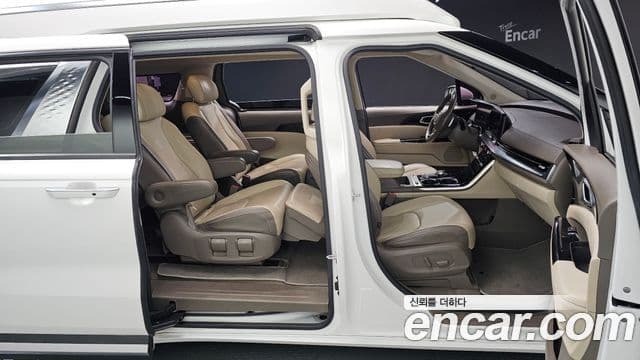 Kia Carnival 2021 — Фото 15/20
