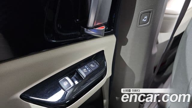 Kia Carnival 2021 — Фото 17/20