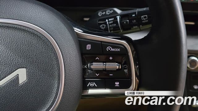 Kia Carnival 2022 — ფოტო 15/20