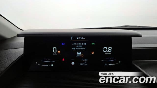 Hyundai Staria 2023 — ფოტო 8/20