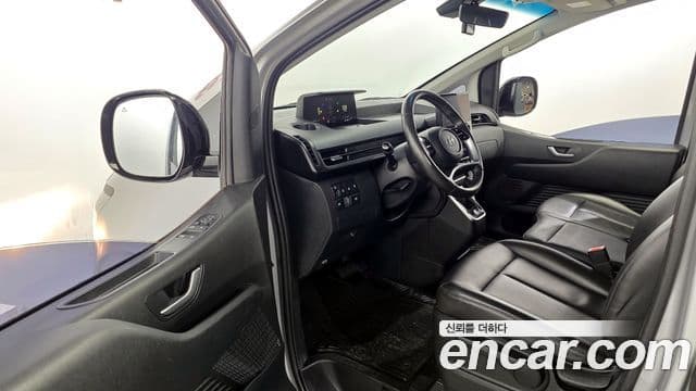 Hyundai Staria 2023 — ფოტო 10/20