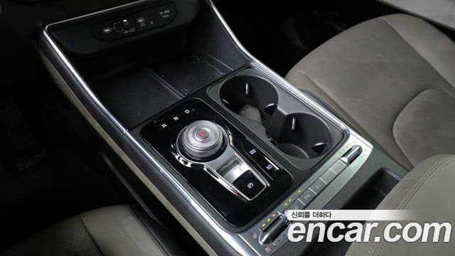 Kia Carnival 2024 — Şəkil 9/20
