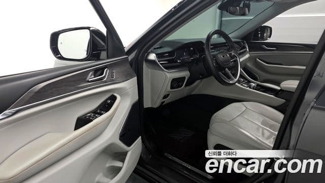 Jeep Grand Cherokee 2022 — Şəkil 10/20