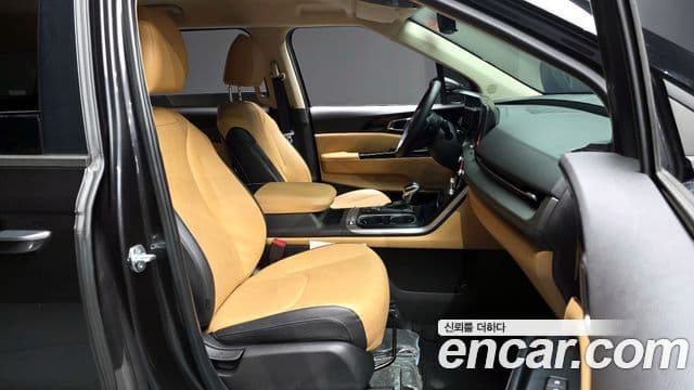 Kia Carnival 2020 — Фото 11/20