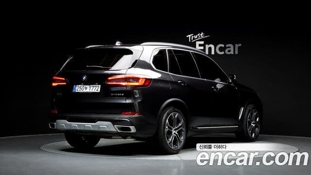 BMW X5 2021 — ფოტო 2/20