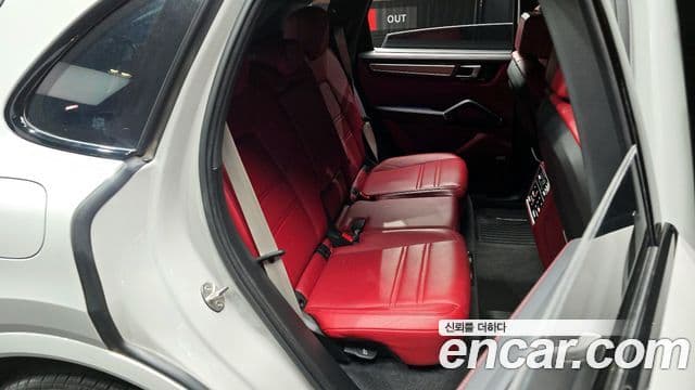 Porsche Cayenne 2022 — Şəkil 12/20