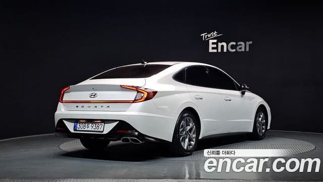 Hyundai Sonata Hybrid 2022 — Photo 12/20