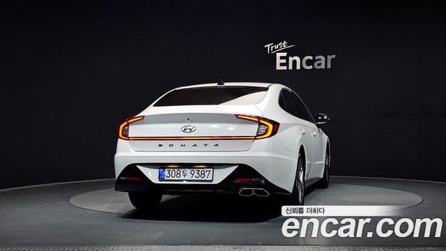 Hyundai Sonata Hybrid 2022 — Photo 17/20