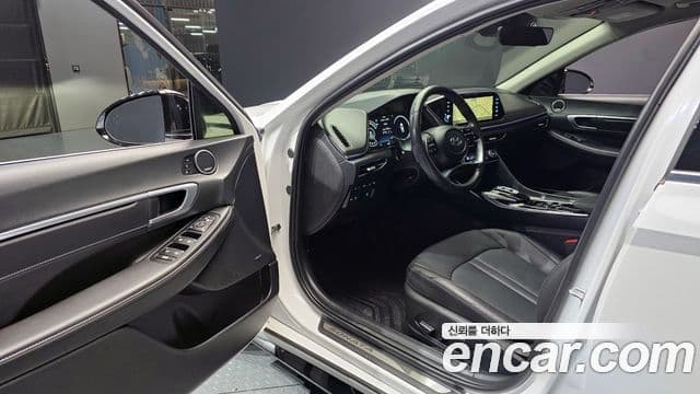 Hyundai Sonata Hybrid 2022 — Photo 18/20