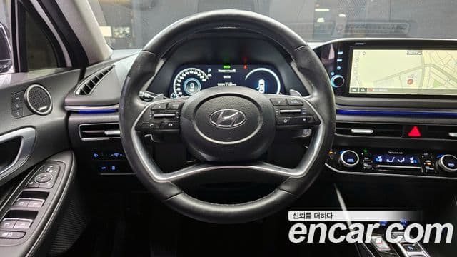 Hyundai Sonata Hybrid 2022 — Photo 16/20