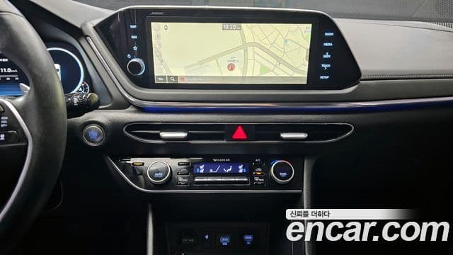 Hyundai Sonata Hybrid 2022 — Photo 19/20