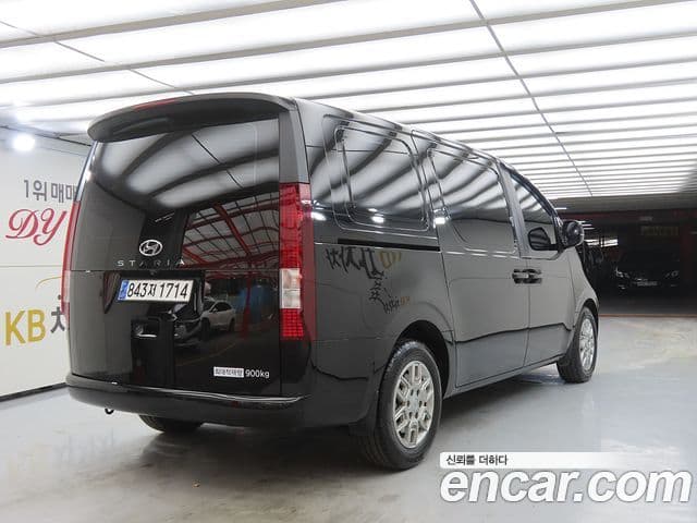 Hyundai Staria 2023 — Фото 3/20