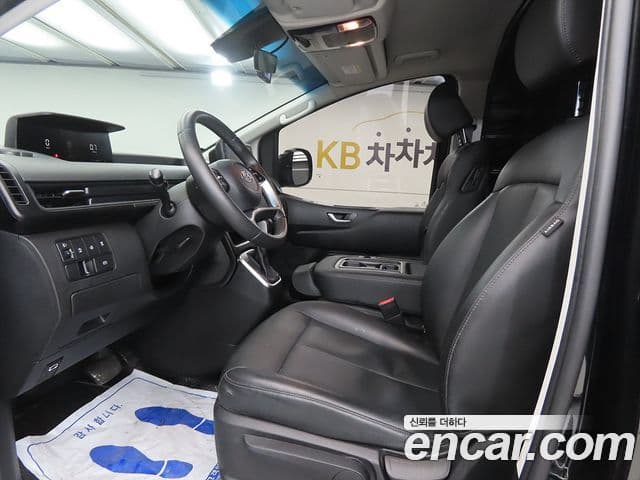 Hyundai Staria 2023 — Фото 4/20
