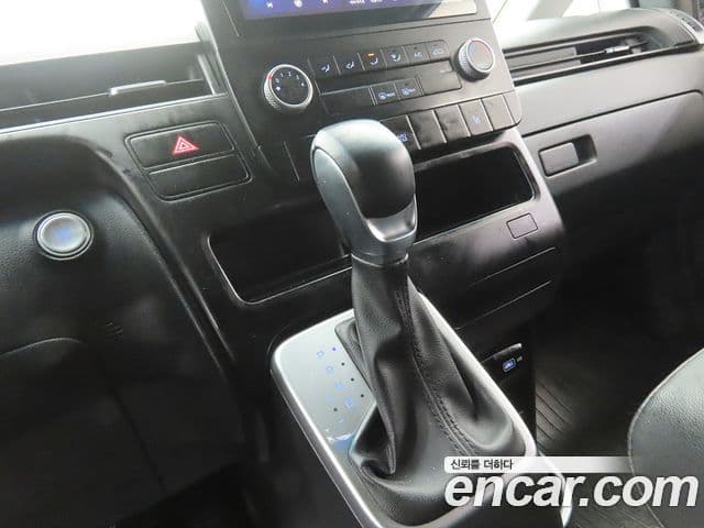 Hyundai Staria 2023 — Фото 9/20