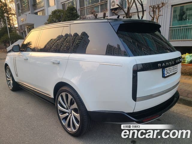 Land Rover Range Rover 2023 — ფოტო 2/16