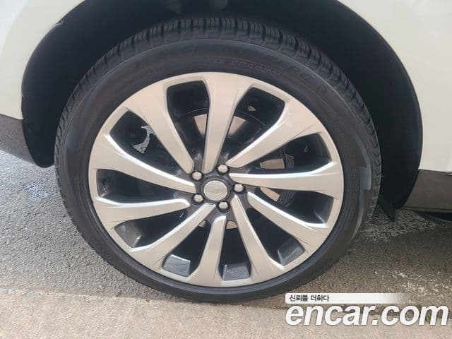 Land Rover Range Rover 2023 — ფოტო 15/16