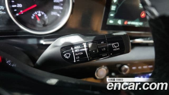 Kia Carnival 2022 — Şəkil 15/20