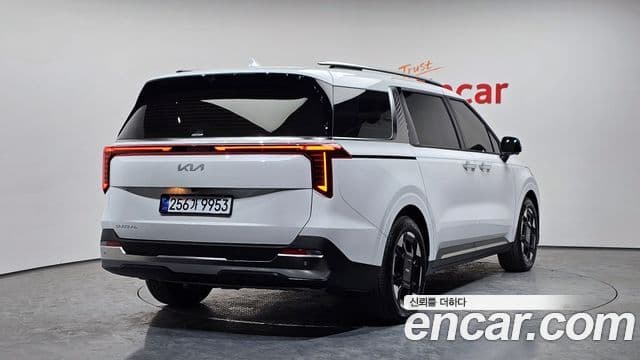 Kia Carnival 2025 — Şəkil 2/20