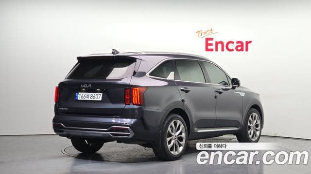 Kia Sorento 2023 — ფოტო 2/20