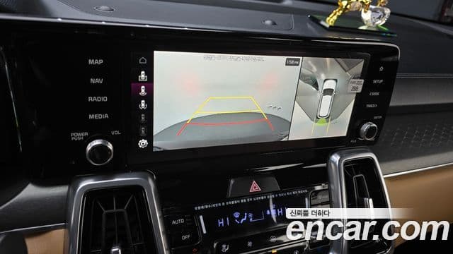 Kia Sorento 2023 — ფოტო 18/20