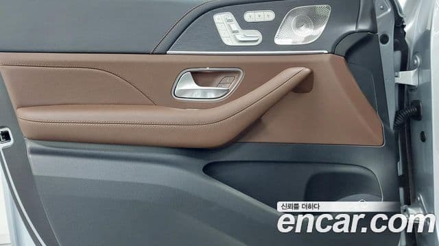 Mercedes-Benz GLE-Class 2025 — Фото 15/20