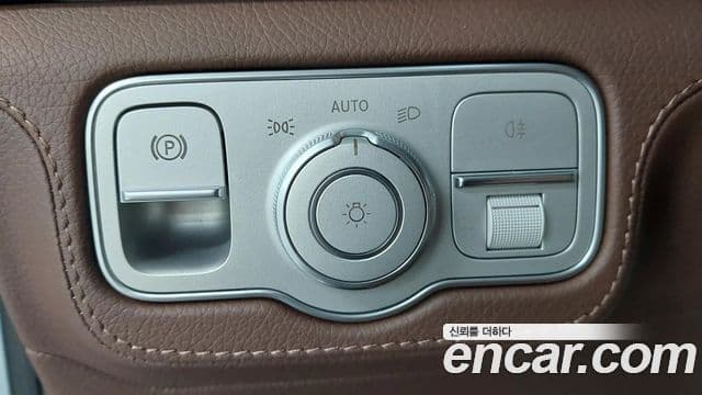 Mercedes-Benz GLE-Class 2025 — Фото 18/20