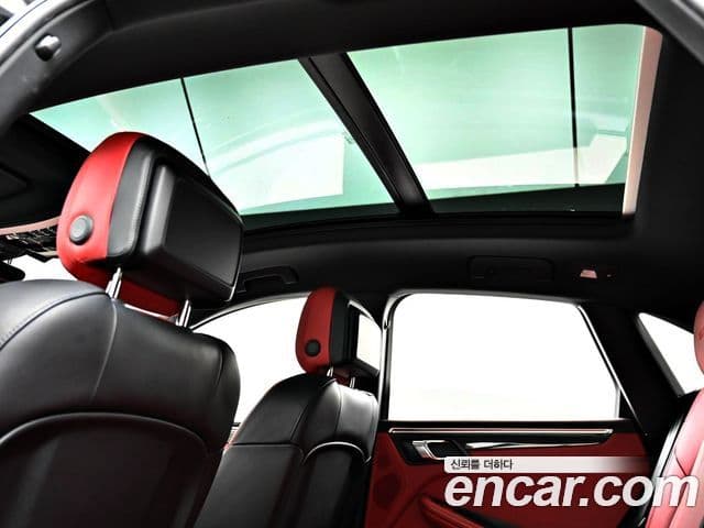 Porsche Macan 2018 — Photo 6/26