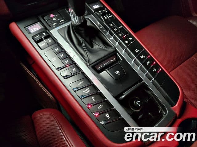 Porsche Macan 2018 — Photo 22/26