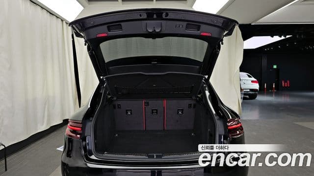 Porsche Macan 2018 — Photo 24/26