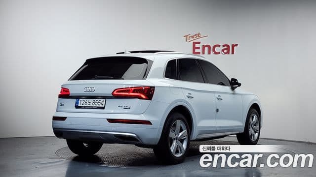 Audi Q5 2020 — Şəkil 2/20
