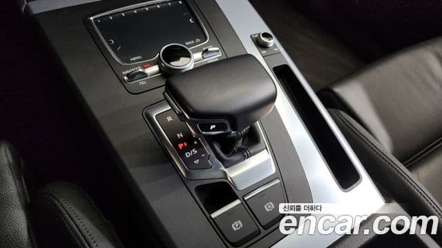 Audi Q5 2020 — Şəkil 9/20