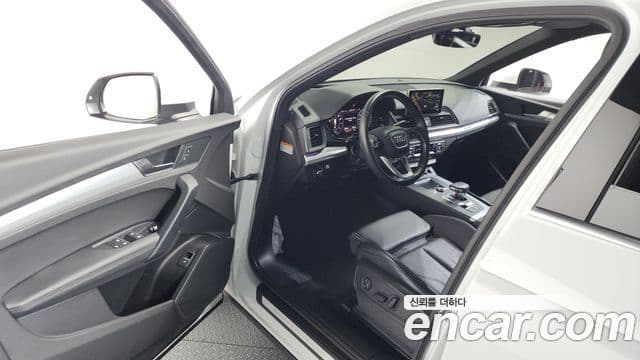 Audi Q5 2020 — Şəkil 10/20