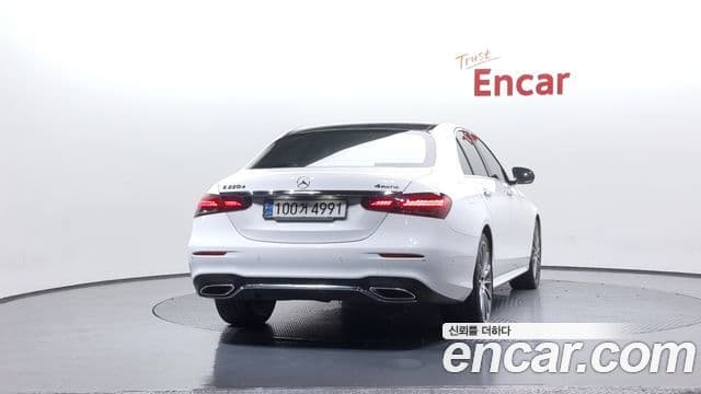 Mercedes-Benz E-Class 2021 — ფოტო 4/20