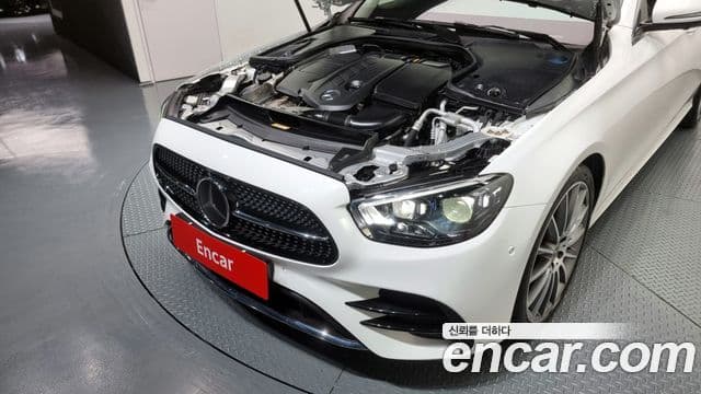 Mercedes-Benz E-Class 2021 — ფოტო 6/20