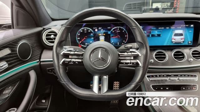 Mercedes-Benz E-Class 2021 — ფოტო 13/20