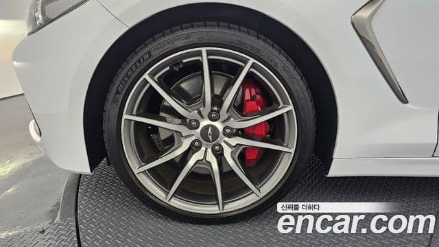 Genesis G70 2018 — Photo 1/20