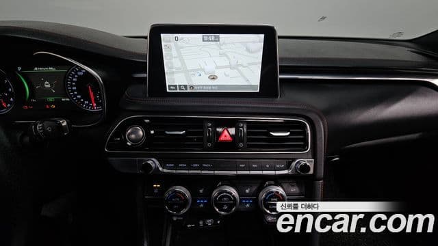 Genesis G70 2018 — Photo 8/20