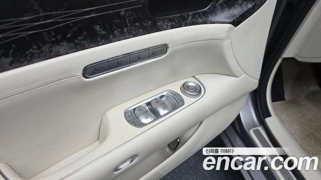 Genesis G90 2022 — ფოტო 17/20