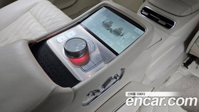 Genesis G90 2022 — ფოტო 18/20