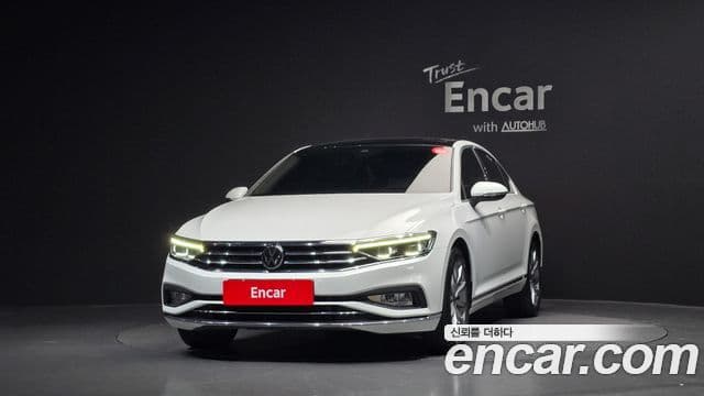 Volkswagen Passat GT 2022 — ფოტო 2/20