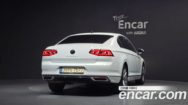 Volkswagen Passat GT 2022 — ფოტო 3/20