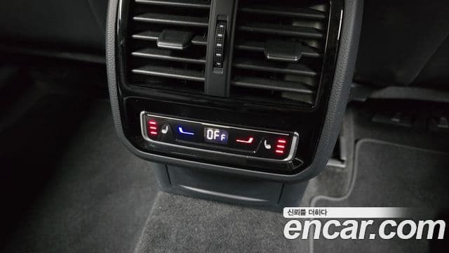 Volkswagen Passat GT 2022 — ფოტო 18/20