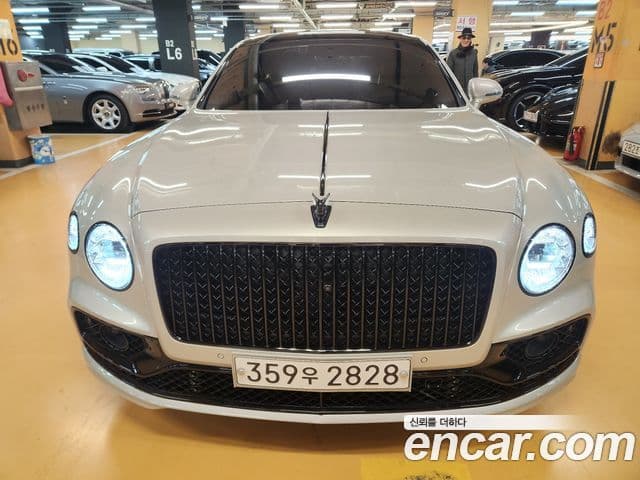 Bentley Flying Spur 2021 — ფოტო 1/20