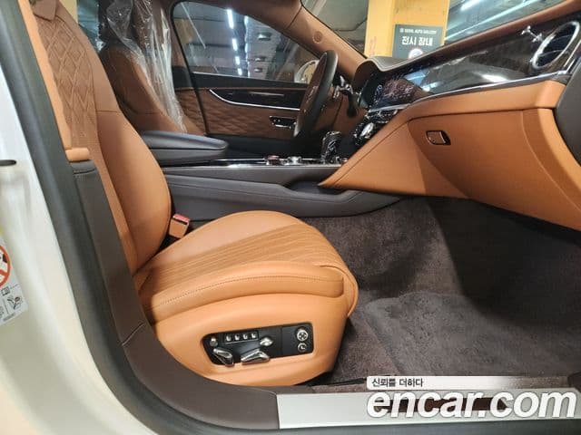 Bentley Flying Spur 2021 — ფოტო 7/20